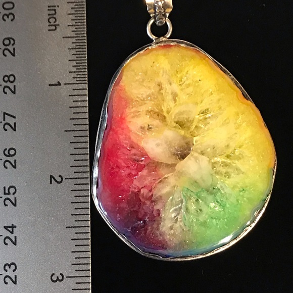 Solar Quartz Pendant 💗 - Picture 4 of 4